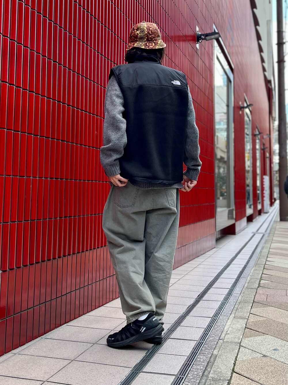 BAKU(BEAMS MEN)｜THE NORTH FACEのベストを使ったコーディネート - WEAR