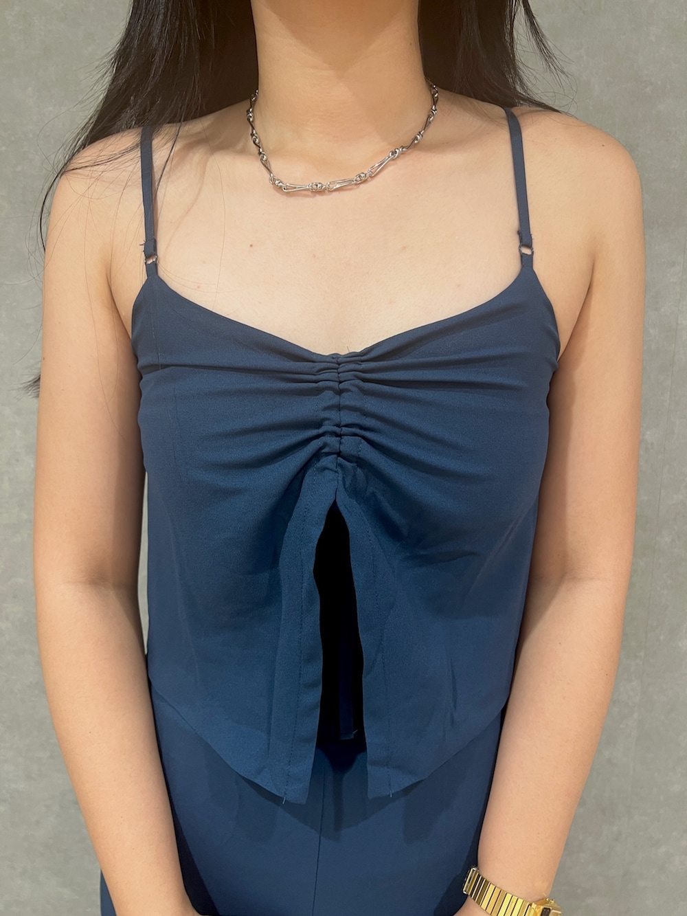 「夏コーデ、EMODA、エモダコーデ、高身長女子、高身長コーデ、カラーコーデ」｜「EMODAのレイヤーサロペット（つなぎ/オールインワン、ブルー系）」を使った、永田真弓さん（レディース・168cm）の夏コーディネートの5枚目の写真