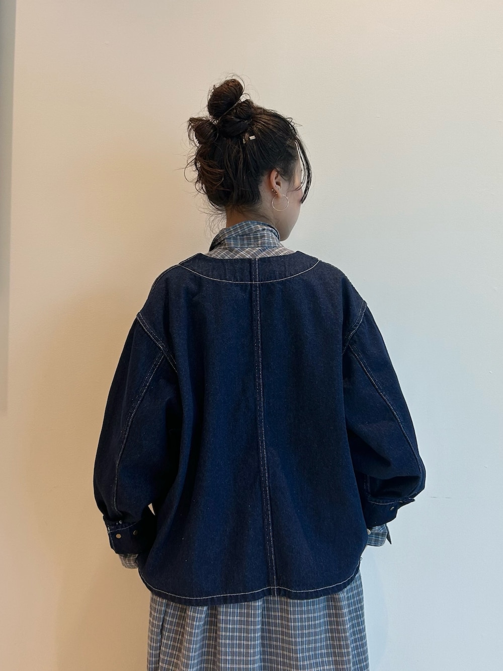 「GREGORY、Gregory、リュック、バックパック、ワンピース、デニムジャケット、チノパン、いいね、save、フォローお願いします🤑、低身長、低身長コーデ」｜「GREGORYの【別注】GREGORY / VINTAGE DAY AND A HALF（バックパック/リュック、グリーン系）」を使った、黒田 彩乃さん（骨格ストレート・レディース・153cm）の夏コーディネートの6枚目の写真