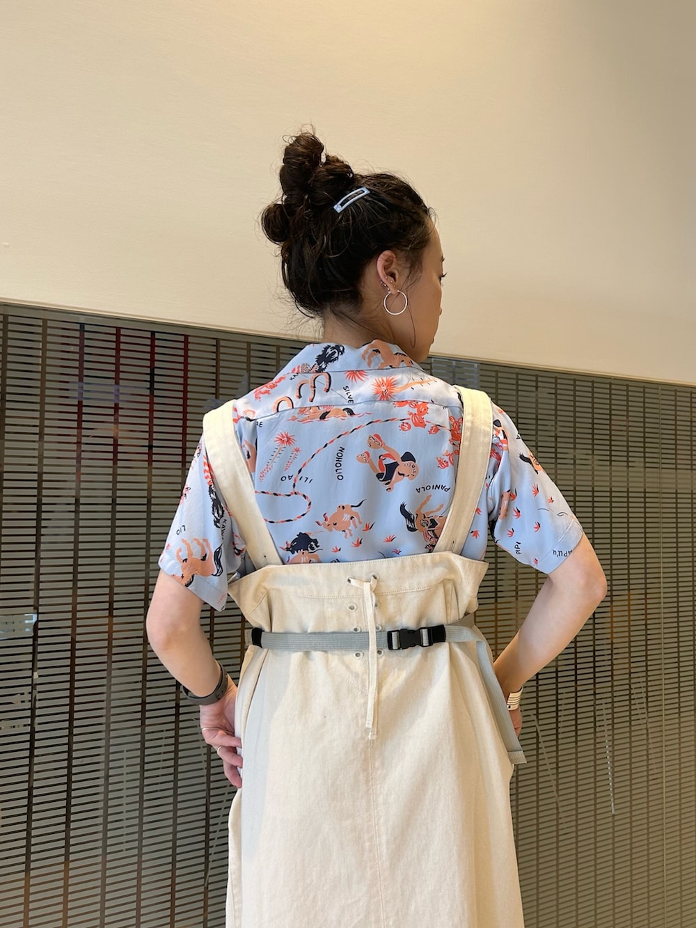 「春色、シャツスタイル、春服、いいね、save、フォローお願いします🤑、低身長、低身長コーデ、アロハシャツ、マリンコーデ」｜「BEAMS BOYのコットン ツイル マリン ワンピース（ワンピース、ベージュ系）」を使った、黒田 彩乃さん（骨格ストレート・レディース・153cm）の春コーディネートの5枚目の写真