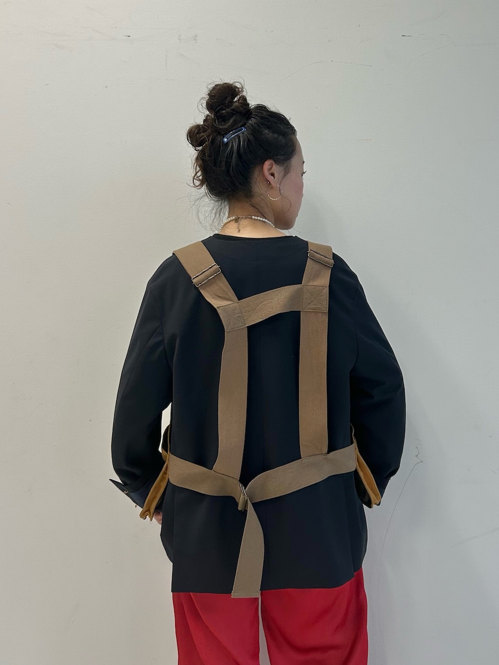 「レイヤードスタイル、レイヤード、ジャケット、ジャケットスタイル、ブレザー、ブレザースタイル、Tシャツ、イージーパンツ、いいね、save、フォローお願いします🤑、低身長、低身長コーデ」｜「BEAMS BOYのmaturely / ダブル ブレステッド ノーカラー チェンジ ボタン ジャケット（ノーカラージャケット、ブルー系）」を使った、黒田 彩乃さん（骨格ストレート・レディース・153cm）の春コーディネートの6枚目の写真