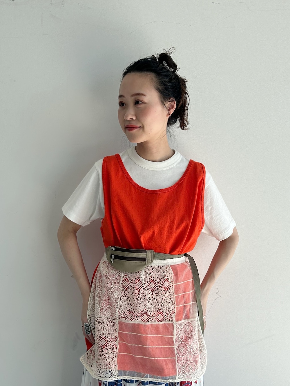 「ローファー、G.H.BASS、いいね、save、フォローお願いします🤑、低身長、低身長コーデ、Tシャツ、タンクトップ、ティアードスカート」｜「G.H.BASSの【別注】G.H.Bass / スエード ローファー（ローファー、ブルー系）」を使った、黒田 彩乃さん（レディース・153cm）の冬コーディネートの4枚目の写真