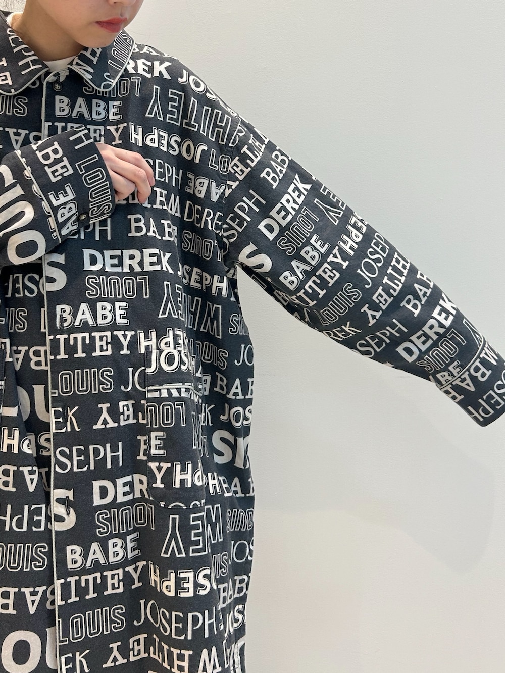 「いいね、save、フォローお願いします🤑、低身長、barbour、バブアー、ジャケット、セットアップ、パンツスタイル、シャツワンピ、モノトーン、秋っぽコーデ更新中」｜「BarbourのBarbour / 別注 Thornbury Jacket 24AW（ブルゾン、ブラック系）」を使った、黒田 彩乃さん（レディース・153cm）の秋コーディネートの5枚目の写真