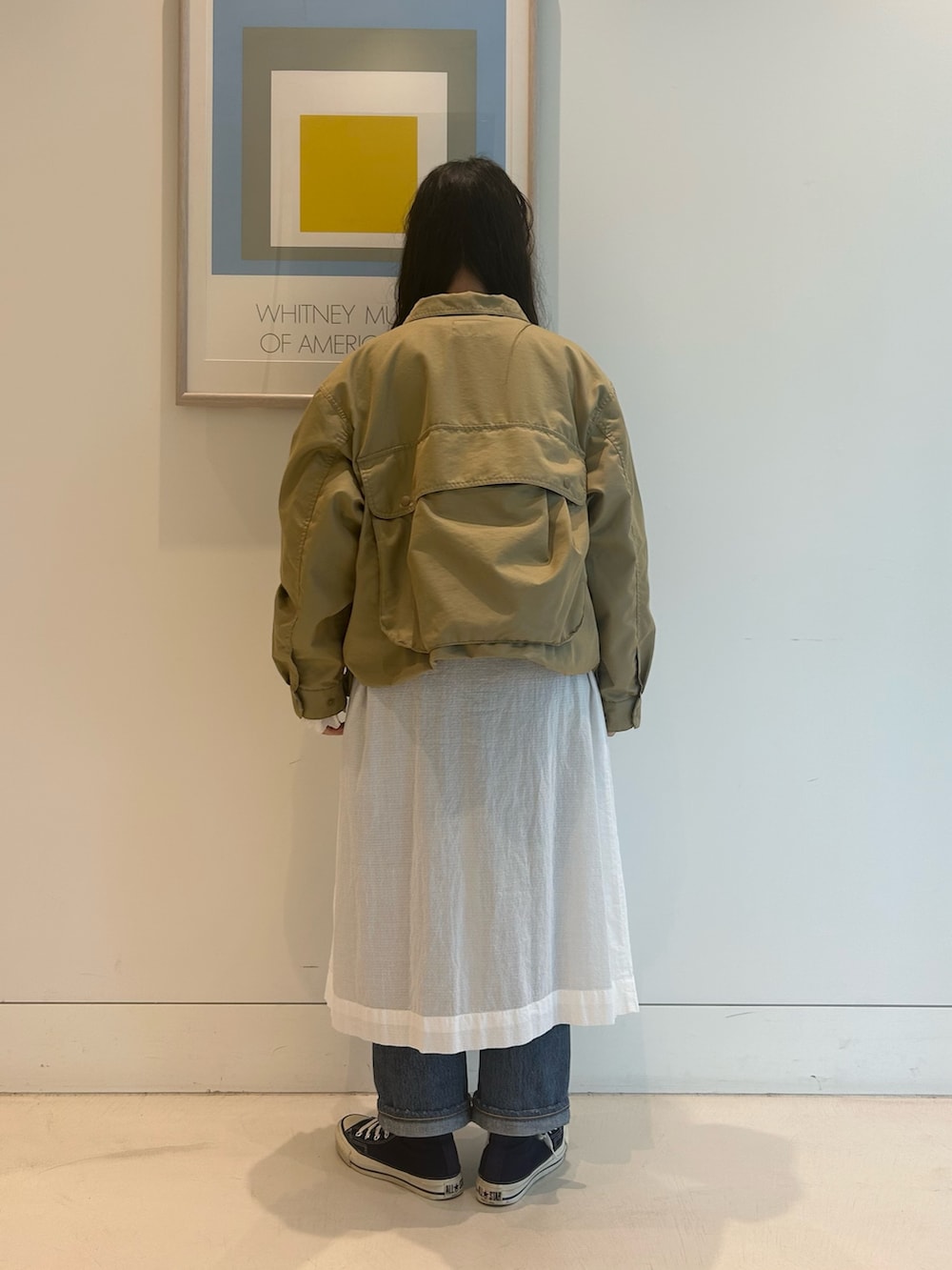 「フィッシングジャケット、ジャケット、ブルゾン、ニット、ワンピース、ワンピーススタイル、レイヤード、レイヤードスタイル、低身長、低身長コーデ、いいね、save、フォローお願いします🤑」｜「BEAMS BOYのシャンブレー ギャバ ショート フィッシング ジャケット（ミリタリージャケット、ベージュ系）」を使った、黒田 彩乃さん（骨格ストレート・レディース・153cm）の夏コーディネートの2枚目の写真