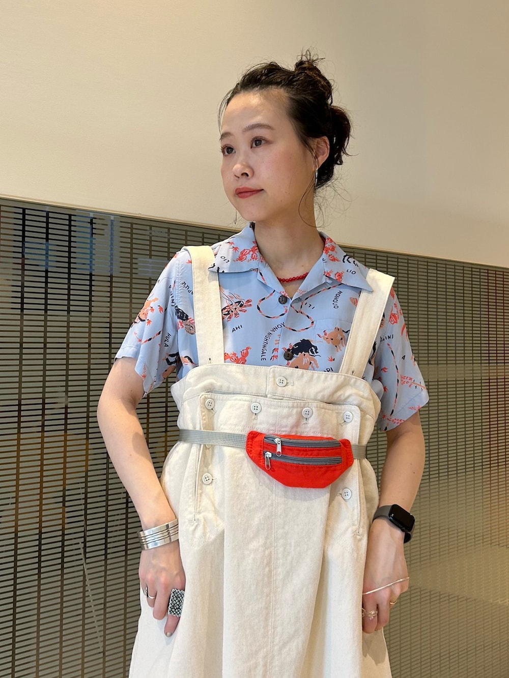 「春色、シャツスタイル、春服、いいね、save、フォローお願いします🤑、低身長、低身長コーデ、アロハシャツ、マリンコーデ」｜「BEAMS BOYのコットン ツイル マリン ワンピース（ワンピース、ベージュ系）」を使った、黒田 彩乃さん（骨格ストレート・レディース・153cm）の春コーディネートの4枚目の写真