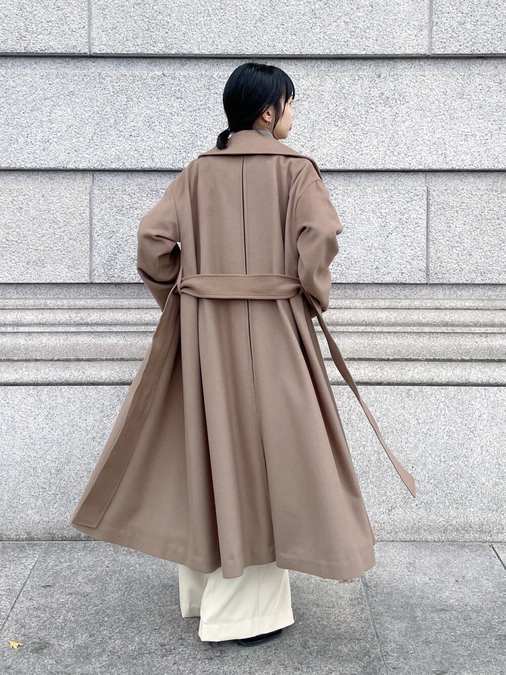 「dessin de mode、ウールコート、コート」｜「Dessin de Modeの【Dessin de mode/デッサンデモード】《STUDIOUS別注》インパーテットウールコート（チェスターコート、ベージュ系）」を使った、SHIHOさん（レディース・158cm）の冬コーディネートの3枚目の写真