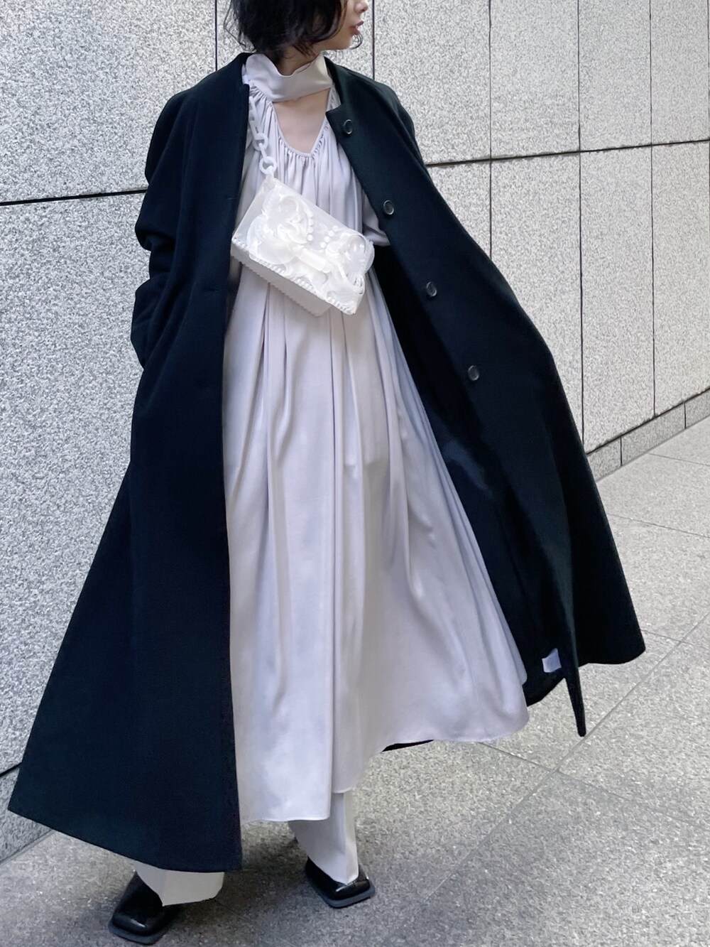「ELIN、CLANE、お呼ばれスタイル、デートコーデ、忘年会コーデ」｜「CLANEの【CLANE/クラネ】NO COLLAR FLARE COAT/ノーカラーフレアコート（ノーカラーコート、ブラック系）」を使った、SHIHOさん（レディース・158cm）の冬コーディネートの5枚目の写真