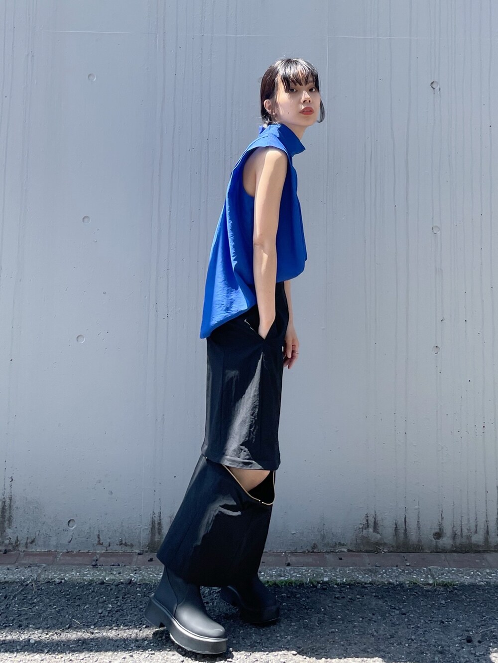 「STUDIOUS、AKIKOAOKI、Purpred」｜「STUDIOUSの【STUDIOUS/ステュディオス】プリミティブシアーハイネックブラウス（シャツ/ブラウス、ブルー系）」を使った、SHIHOさん（レディース・158cm）の春コーディネートの3枚目の写真
