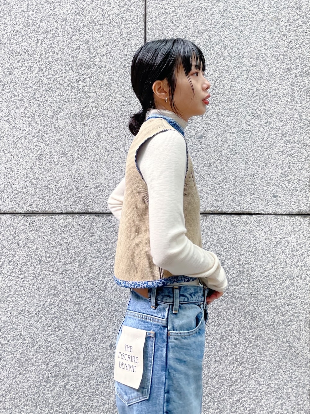 「mamekurogouchi、INSCRIRE、デニム、デニムパンツ」｜「INSCRIREの【INSCRIRE/アンスクリア】002 Flare Denim/フレアデニム（デニムパンツ、ブルー系）」を使った、SHIHOさん（レディース・158cm）の冬コーディネートの5枚目の写真