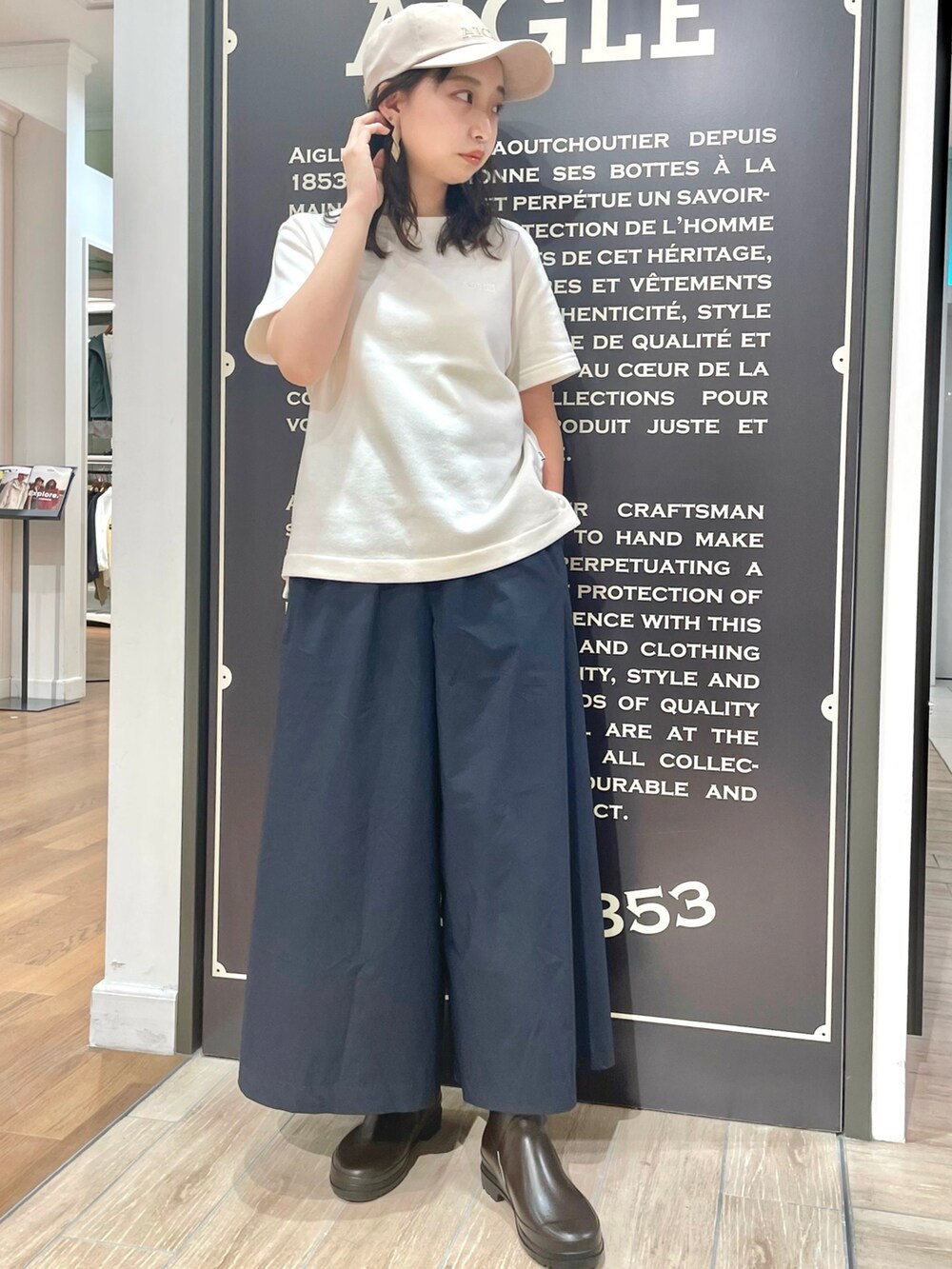 「大人かわいい、カジュアルコーデ、低身長」｜「AIGLEの撥水 MA-1 ショートブルゾン（ブルゾン、グリーン系）」を使った、RUNAさん（レディース・153cm）の春コーディネートの2枚目の写真
