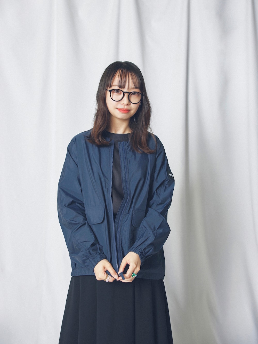 「オトナカジュアル、シンプルコーデ、きれいめカジュアル、ブラックコーデ」｜「AIGLEのプルオーバー半袖ブラウス（シャツ/ブラウス、ブラック系）」を使った、RUNAさん（レディース・153cm）の夏コーディネートの3枚目の写真