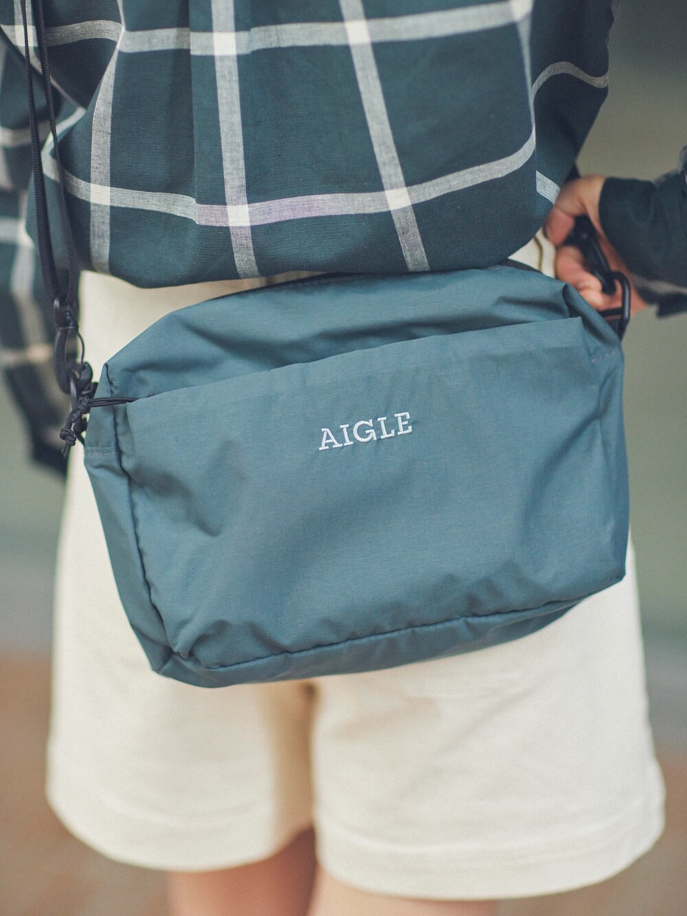 「おしゃれさんと繋がりたい、春夏コーデ、レインブーツ、雨の日コーデ」｜「AIGLEのオーガニックコットン キャップ（キャップ、グリーン系）」を使った、RUNAさん（レディース・153cm）の夏コーディネートの5枚目の写真