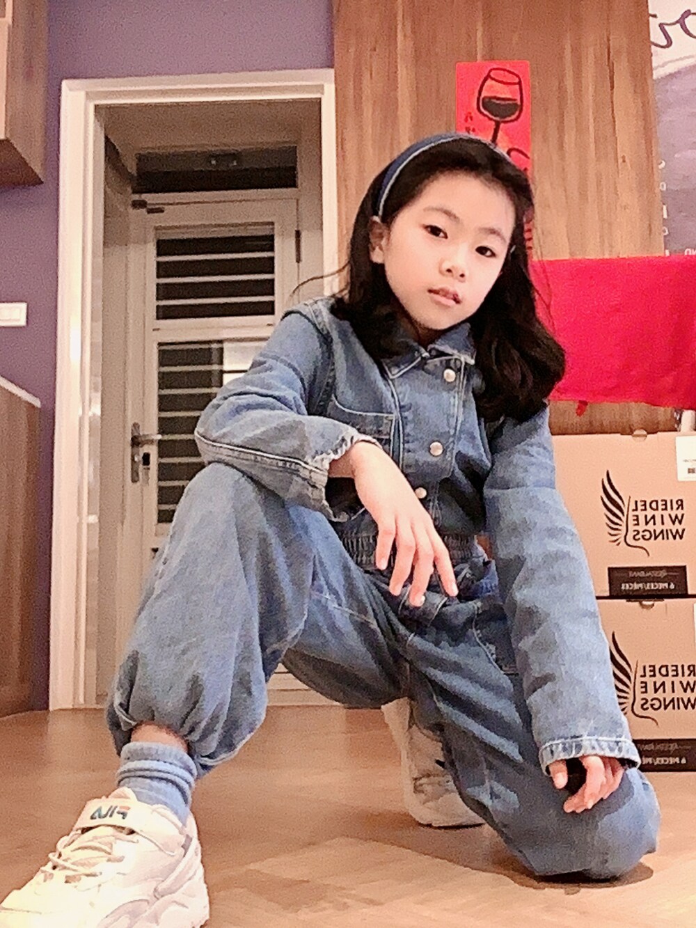 「ZARA KIDSのアイテム（つなぎ/オールインワン、ブルー系）」を使った、lora1109さん（キッズ・149cm）の春コーディネートの3枚目の写真