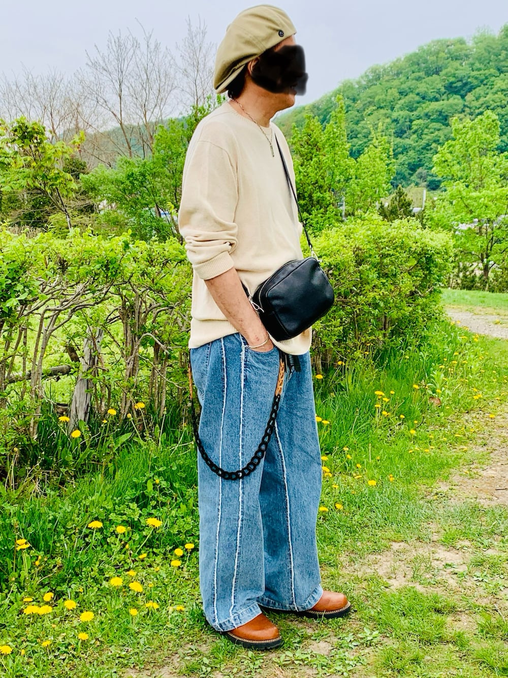 「UNIQLOのアイテム（ニット/セーター、ベージュ系）」を使った、toy-kさん（メンズ・170cm）の春コーディネートの2枚目の写真