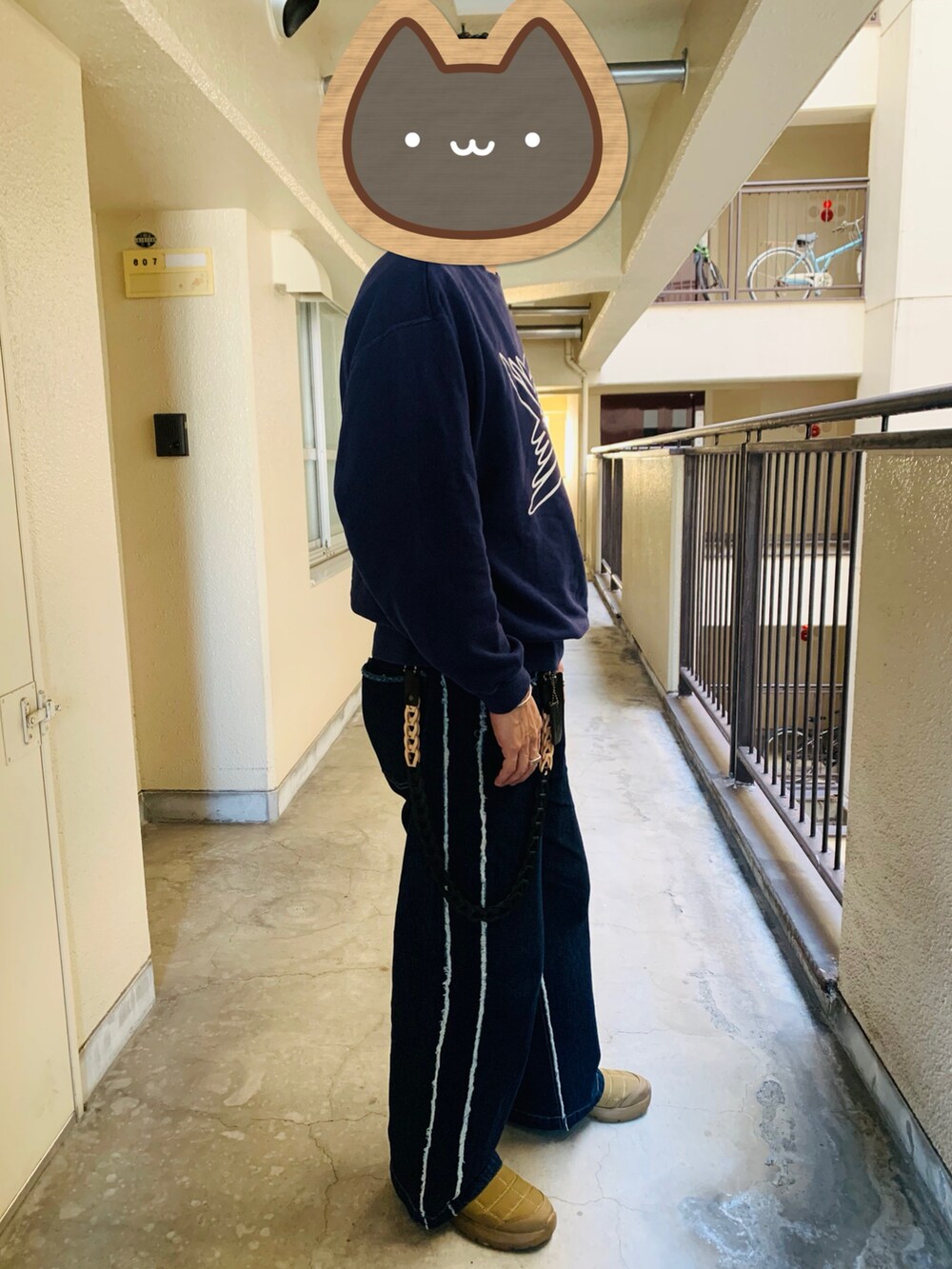 「カジュアルコーデ」｜「スコレー古着のアイテム（スウェット、ブルー系）」を使った、toy-kさん（メンズ・170cm）の春コーディネートの3枚目の写真