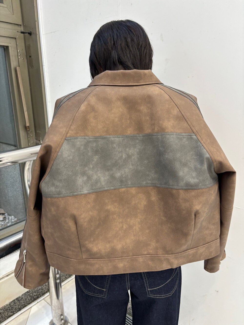 「カジュアルコーデ、カジュアル、秋冬コーデ、春コーデ」｜「jouetieのカットアウトリブニット/赤ニット（ニット/セーター、レッド系）」を使った、HIKARU さん（レディース・161cm）の冬コーディネートの9枚目の写真