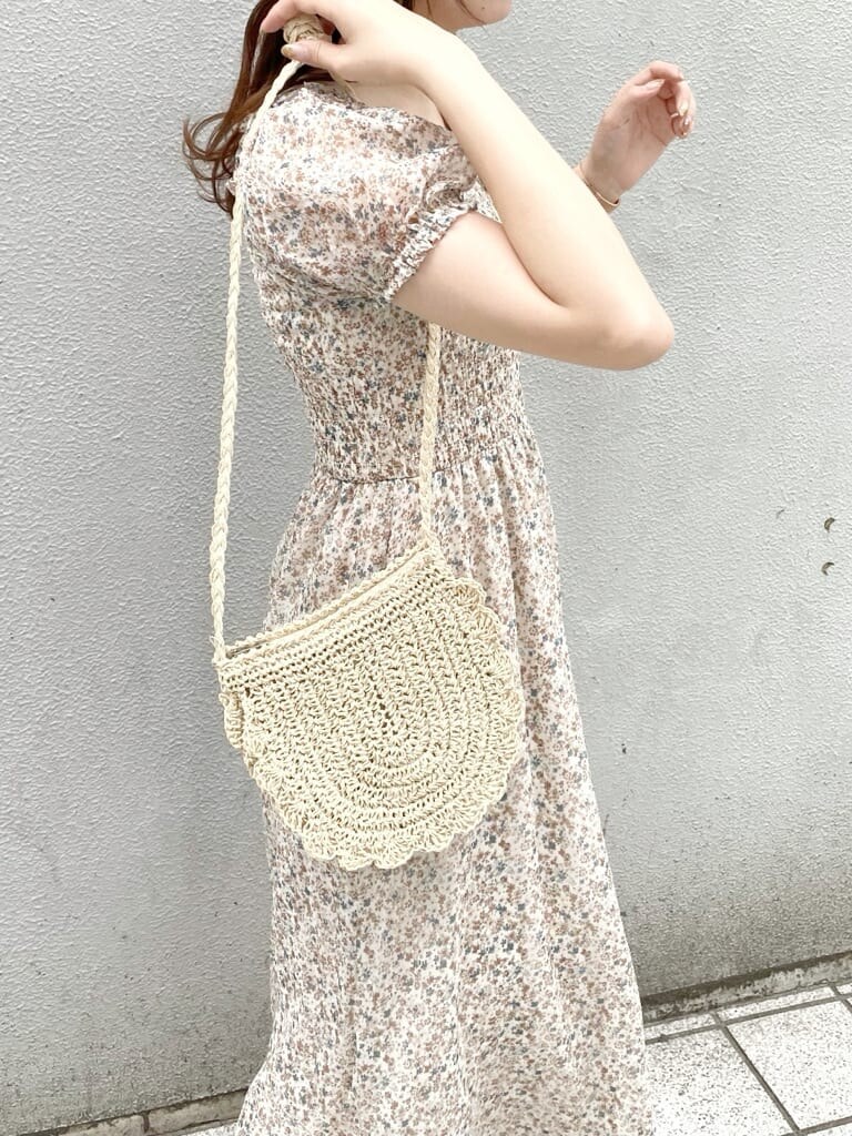 その他のサンダル、その他のワンピースを着用したレディースの夏コーディネートの3枚目の写真