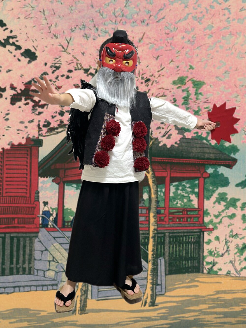 ホワイト系のTシャツ/カットソー、ブラック系のパンツ、ブラック系のフォーマルスーツ/小物を着用したキッズの秋コーディネートの2枚目の写真