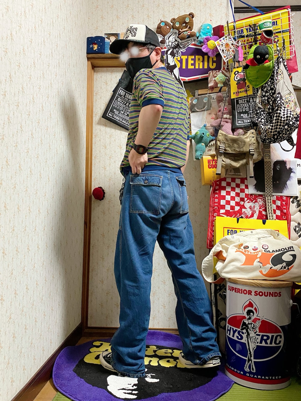 「ヒステリックグラマー、Hysteric Glamour、hysteric glamour、アメカジ、ベイカーパンツ、ワイドパンツ、キャップ、ストリート、ボーダー、パイル、夏コーデ、スニーカー、休日コーデ、シンプルスタイル、リラックススタイル」|「HYSTERIC GLAMOURのベイカーデニムパンツ(デニムパンツ、ブルー系)」を使った、majxjamさん(メンズ・172cm)の夏コーディネートの2枚目の写真