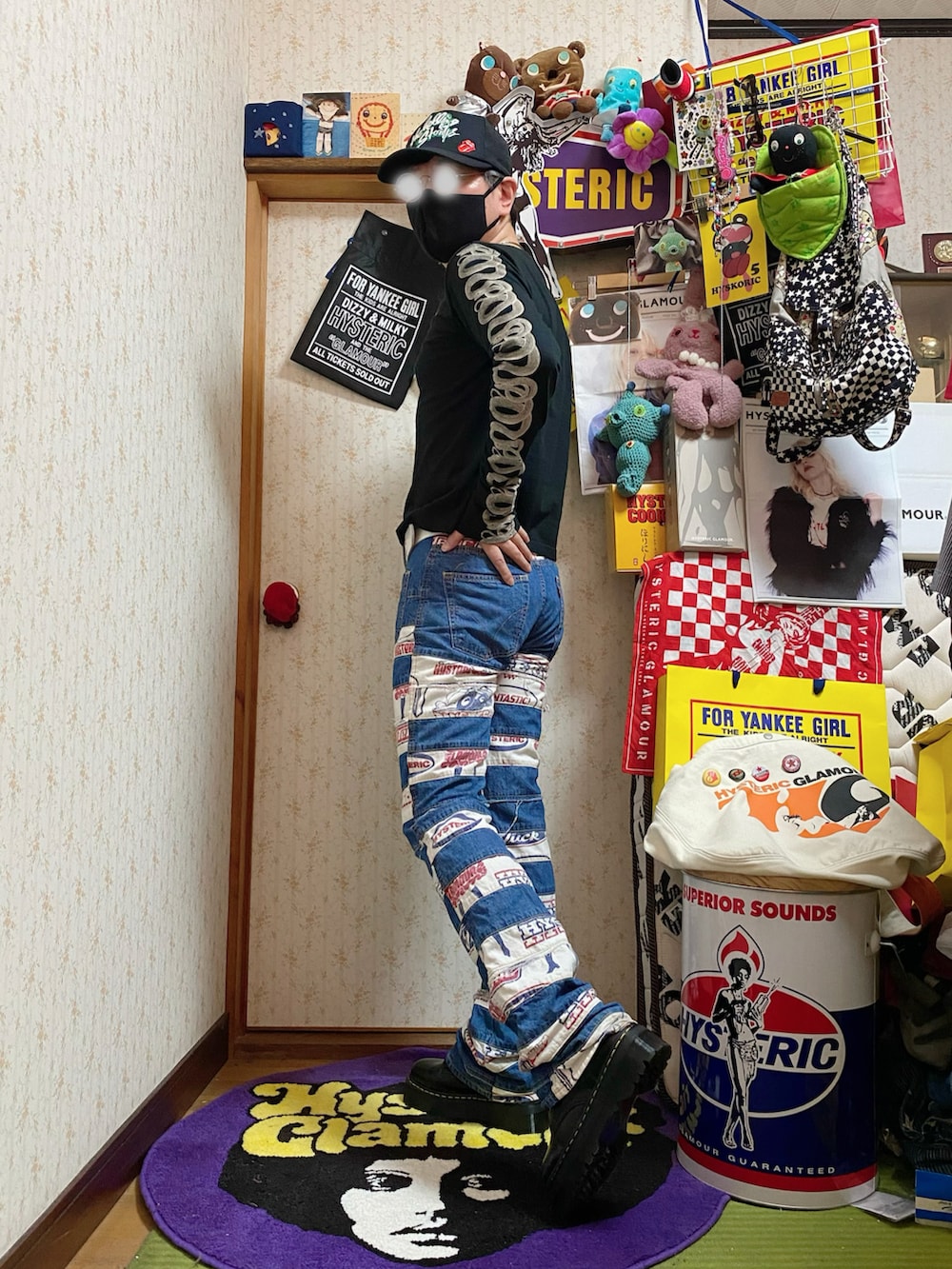 「ヒステリックグラマー、hysteric glamour、Hysteric Glamour、ロンT、フレアパンツ、厚底ブーツ、Dr.Martens、ボーダー、初夏コーデ、ストリート⁈、今日のコーデ、ファッションを楽しもう、デニム、ロック、キャップ」|「HYSTERIC GLAMOURのTHE ROLLING STONES/GIRL SITTING RS LOGO メッシュキャップ(キャップ、ブラック系)」を使った、majxjamさん(メンズ・172cm)の春コーディネートの3枚目の写真