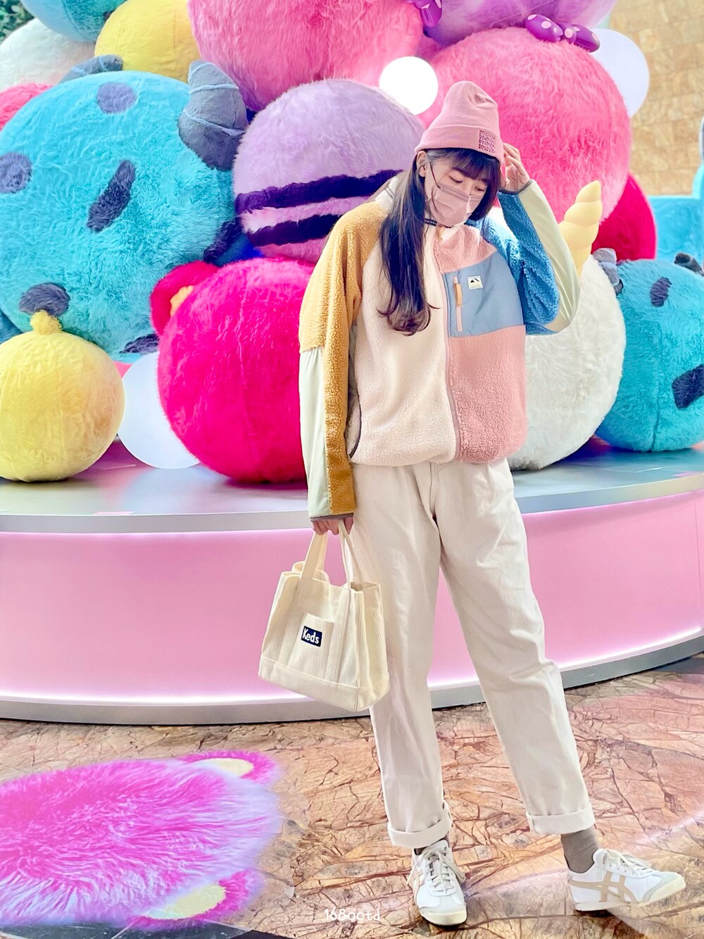 その他のジャケット/アウターを着用したレディースの冬コーディネートの3枚目の写真