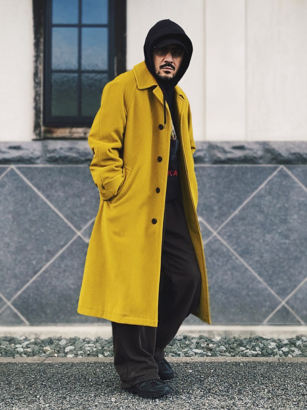 GIVENCHYのステンカラーコートを使ったメンズ人気ファッション