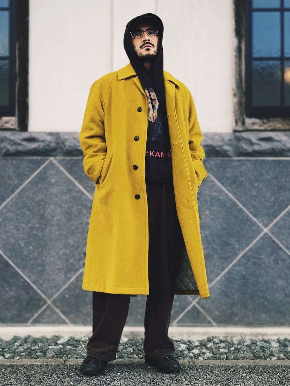 GIVENCHYのステンカラーコートを使ったメンズ人気ファッション
