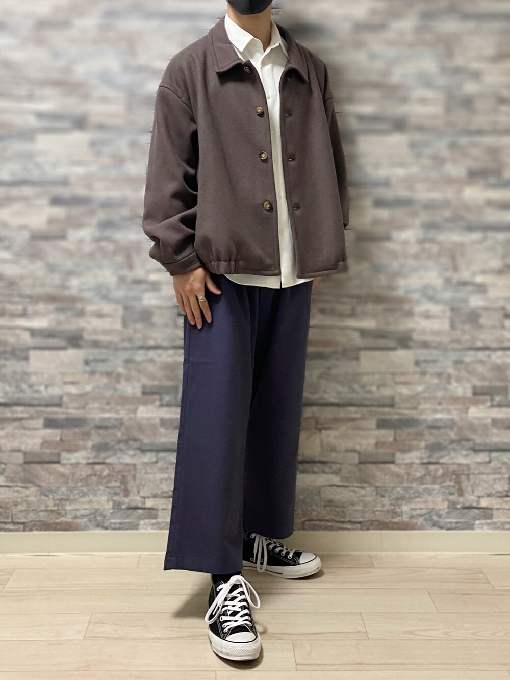 「ブルゾン、コンバース、converse、大人コーデ、きれいめカジュアル、RAGEBLUE、シンプルコーデ、Lui's、低身長コーデ、パープルパンツ、秋冬コーデ、おしゃれさんと繋がりたい、いいね、save、フォローお願いします🤑、epnok、シャツスタイル」|「RAGEBLUEのウールタッチ/タックワイドパンツ/216168(スラックス、パープル系)」を使った、Takiさん(メンズ・169cm)の秋コーディネートの2枚目の写真