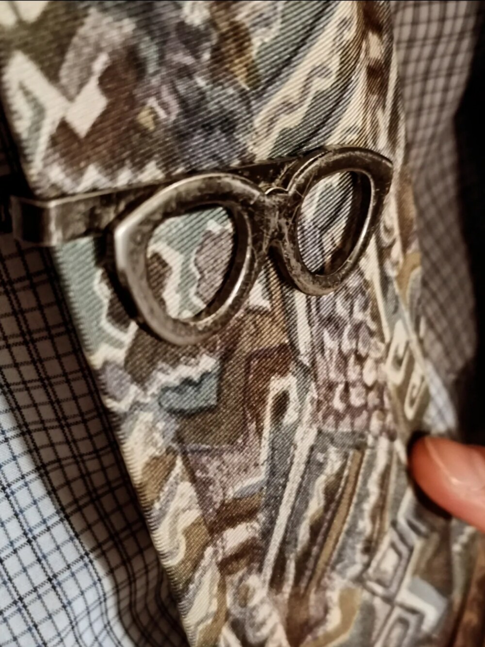 その他のテーラードジャケットを着用したメンズの春コーディネートの4枚目の写真