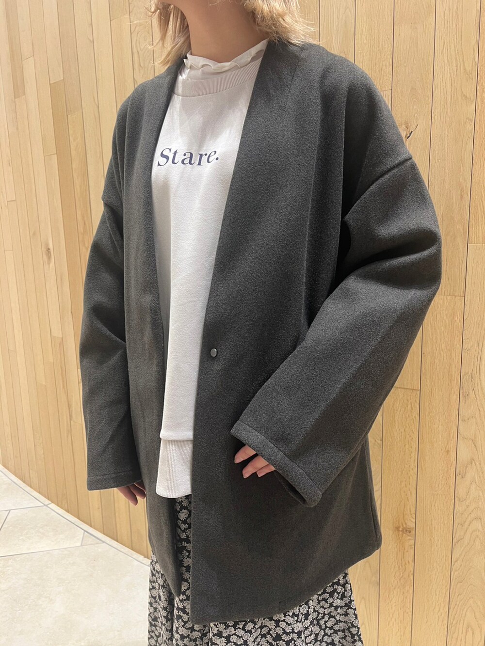 「カジュアルコーデ、オトナ女子、きれいめカジュアル、おでかけコーデ、秋冬コーデ、低身長コーデ」|「Samansa Mos2 blueのマルチスタイル着流しコート(その他アウター、グレー系)」を使った、minさん(レディース・145cm)の秋コーディネートの4枚目の写真