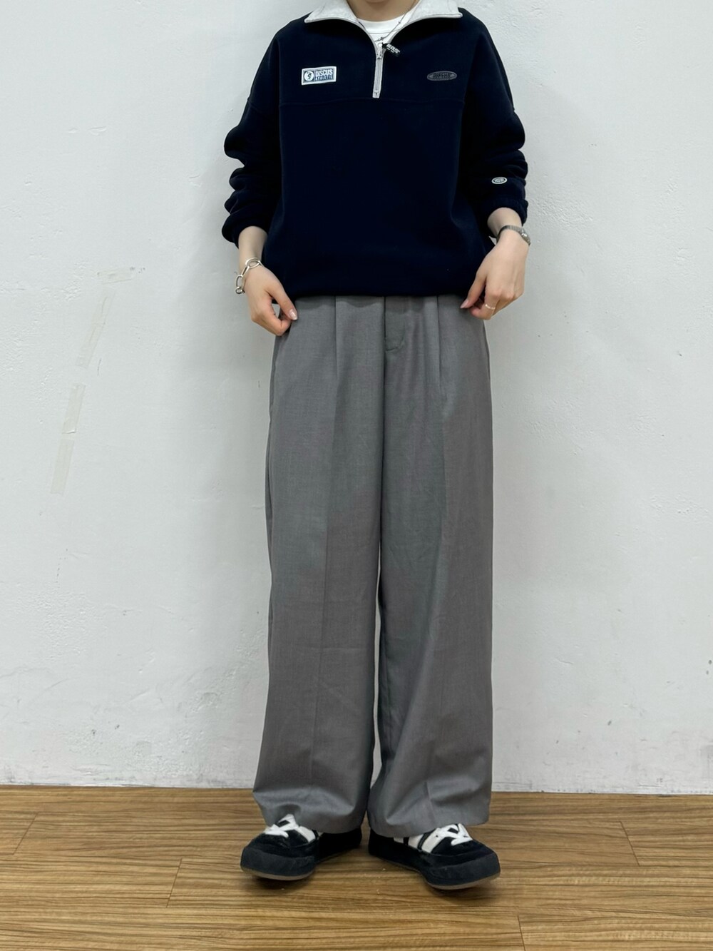 「フリース、ハーフジップ、スラックス、パンツスタイル、秋コーデ、秋服準備はじめました、discus」｜「DISCUSの【DISCUS別注】ハーフジップフリースプルオーバー（ブルゾン、ブルー系）」を使った、tntun0さん（レディース・166cm）の秋コーディネートの2枚目の写真