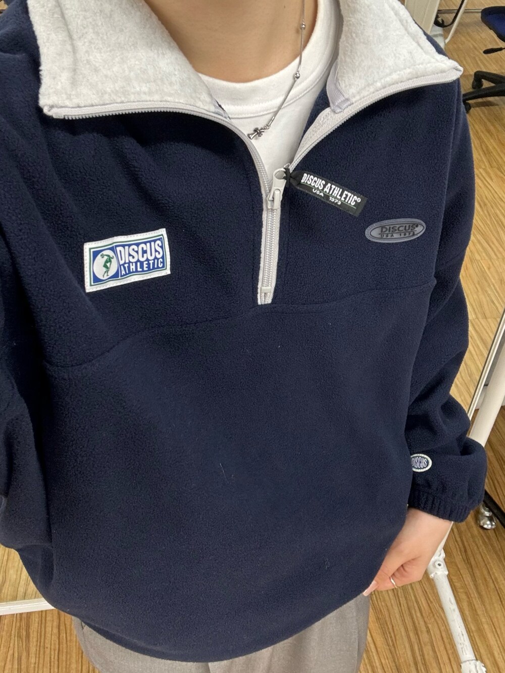 「フリース、ハーフジップ、スラックス、パンツスタイル、秋コーデ、秋服準備はじめました、discus」｜「DISCUSの【DISCUS別注】ハーフジップフリースプルオーバー（ブルゾン、ブルー系）」を使った、tntun0さん（レディース・166cm）の秋コーディネートの6枚目の写真