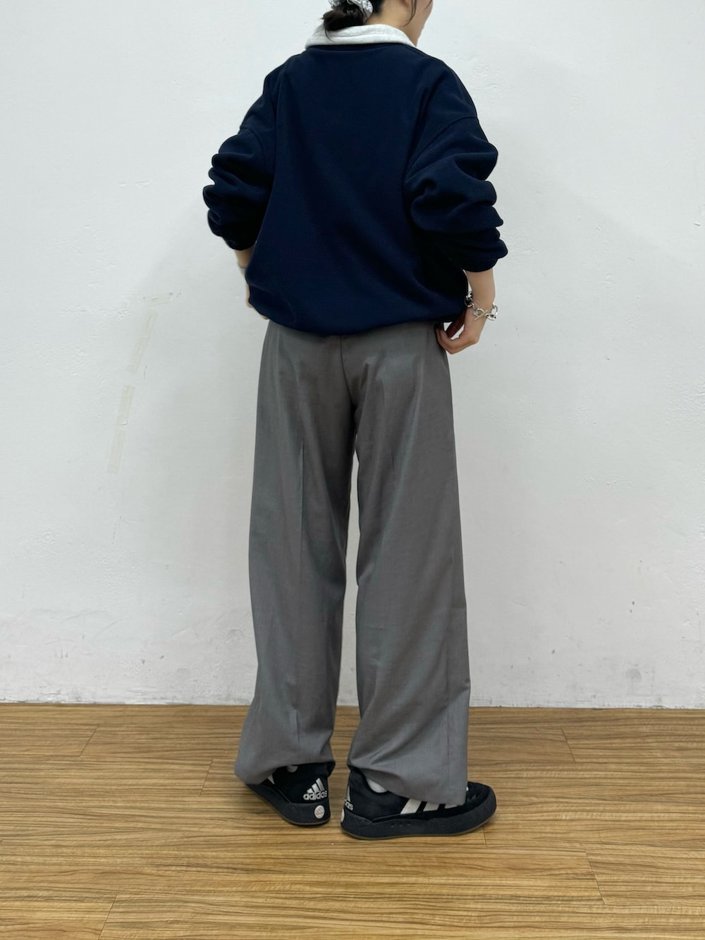 「フリース、ハーフジップ、スラックス、パンツスタイル、秋コーデ、秋服準備はじめました、discus」｜「DISCUSの【DISCUS別注】ハーフジップフリースプルオーバー（ブルゾン、ブルー系）」を使った、tntun0さん（レディース・166cm）の秋コーディネートの5枚目の写真