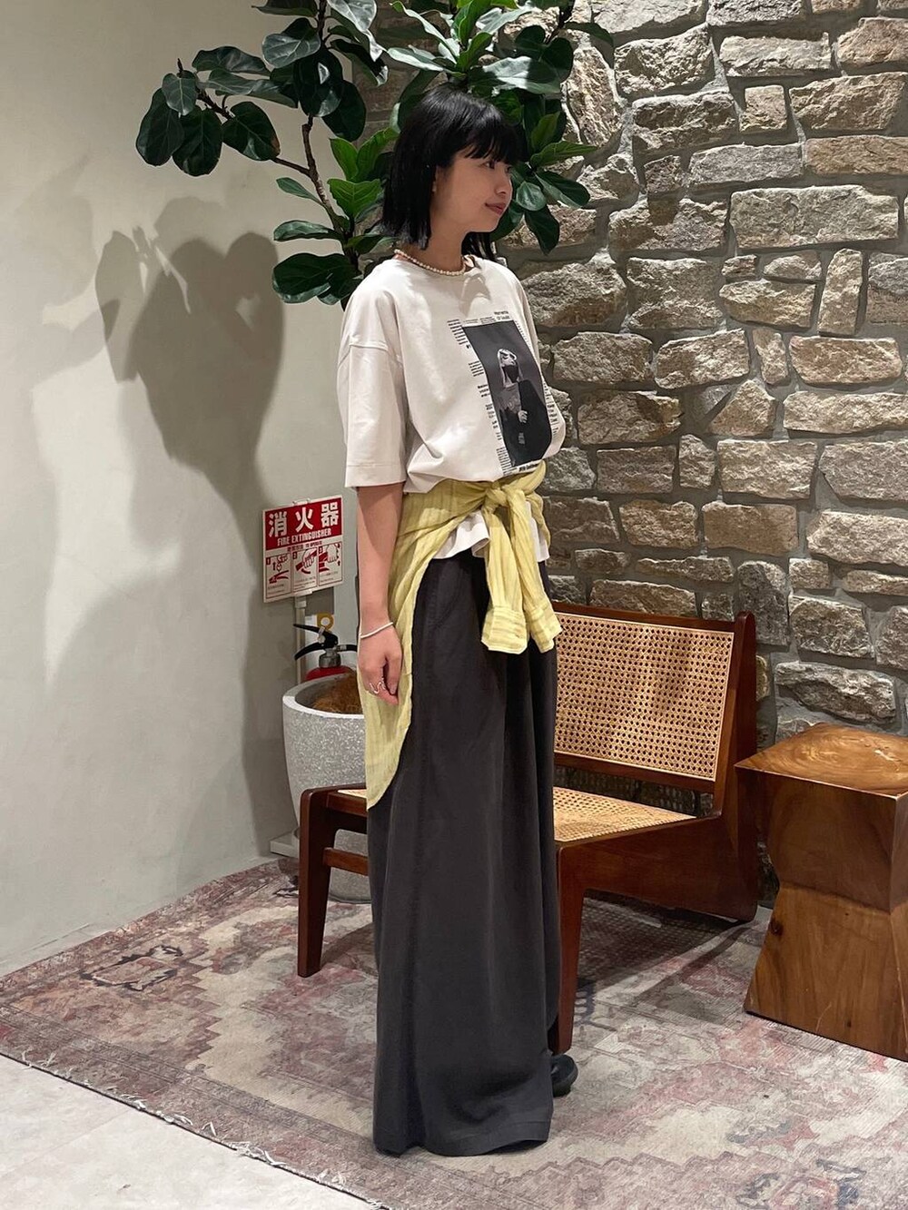 「BAYFLOW、春コーデ、夏コーデ、カジュアル、シャツ」｜「BAYFLOWの[程よい透け感]コットンシアーシャツ（シャツ/ブラウス、イエロー系）」を使った、mimorin_bfさん（レディース・158cm）の春コーディネートの4枚目の写真