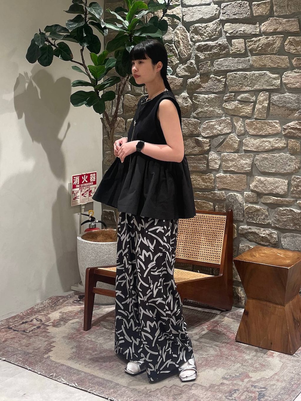 「BAYFLOW、春コーデ、夏コーデ、きれいめ」｜「BAYFLOWのダブルリボンサンダル（サンダル、シルバー系）」を使った、mimorin_bfさん（レディース・158cm）の春コーディネートの4枚目の写真
