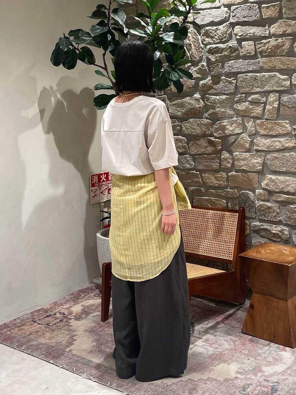 「BAYFLOW、春コーデ、夏コーデ、カジュアル、シャツ」｜「BAYFLOWの[程よい透け感]コットンシアーシャツ（シャツ/ブラウス、イエロー系）」を使った、mimorin_bfさん（レディース・158cm）の春コーディネートの5枚目の写真