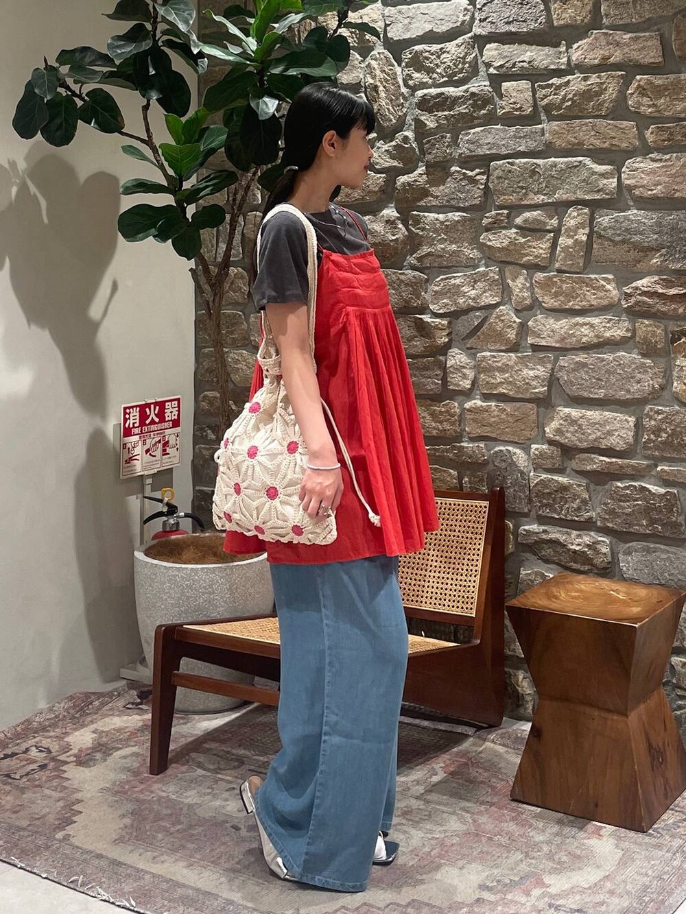 「BAYFLOW、夏コーデ、カジュアル」｜「BAYFLOWのフラワークロシェ巾着トート（トートバッグ、ピンク系）」を使った、mimorin_bfさん（レディース・158cm）の春コーディネートの4枚目の写真