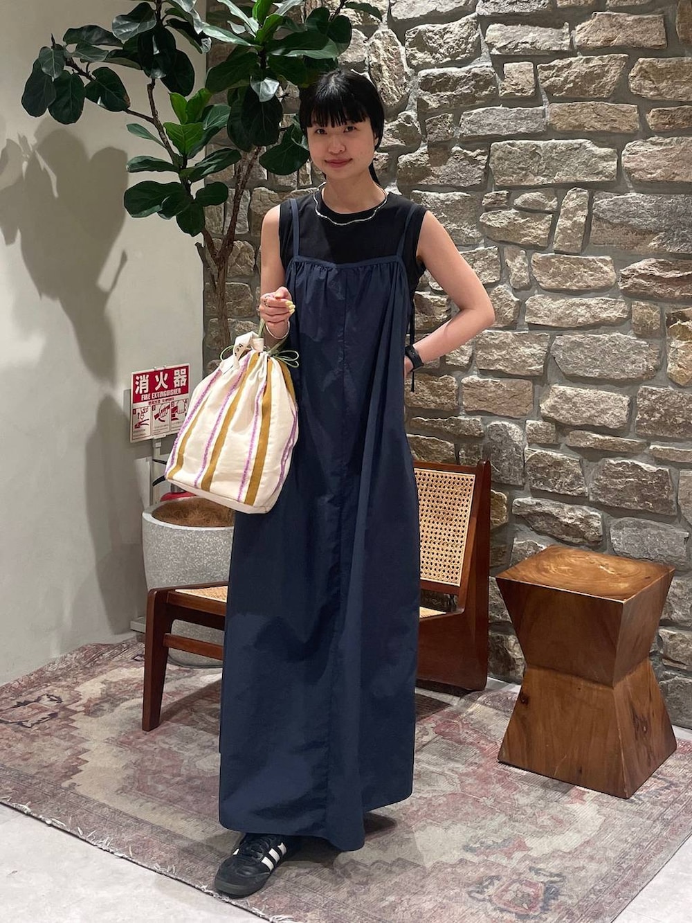 「BAYFLOW、春コーデ、夏コーデ、カジュアル」｜「beejの【beej（ビージ）】Emb String Bag（ハンドバッグ、イエロー系）」を使った、mimorin_bfさん（レディース・158cm）の春コーディネートの2枚目の写真