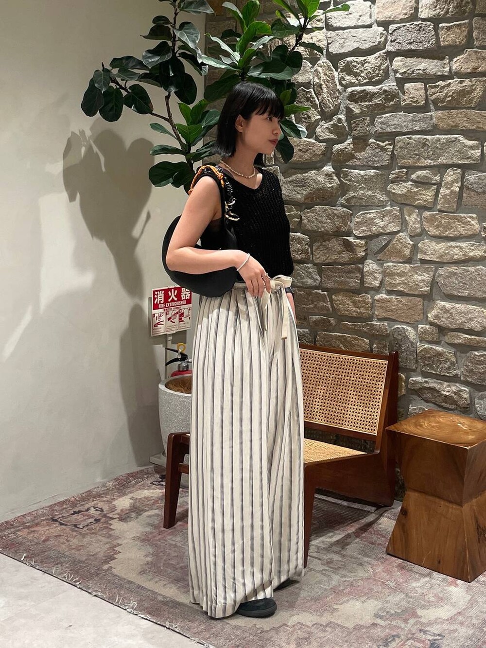 「BAYFLOW、春コーデ、夏コーデ、フェススタイル、カジュアル」｜「LE VERNISの【LE VERNIS(ル・ベルニ)】ParaMoonbag（ハンドバッグ、ブラック系）」を使った、mimorin_bfさん（レディース・158cm）の春コーディネートの3枚目の写真