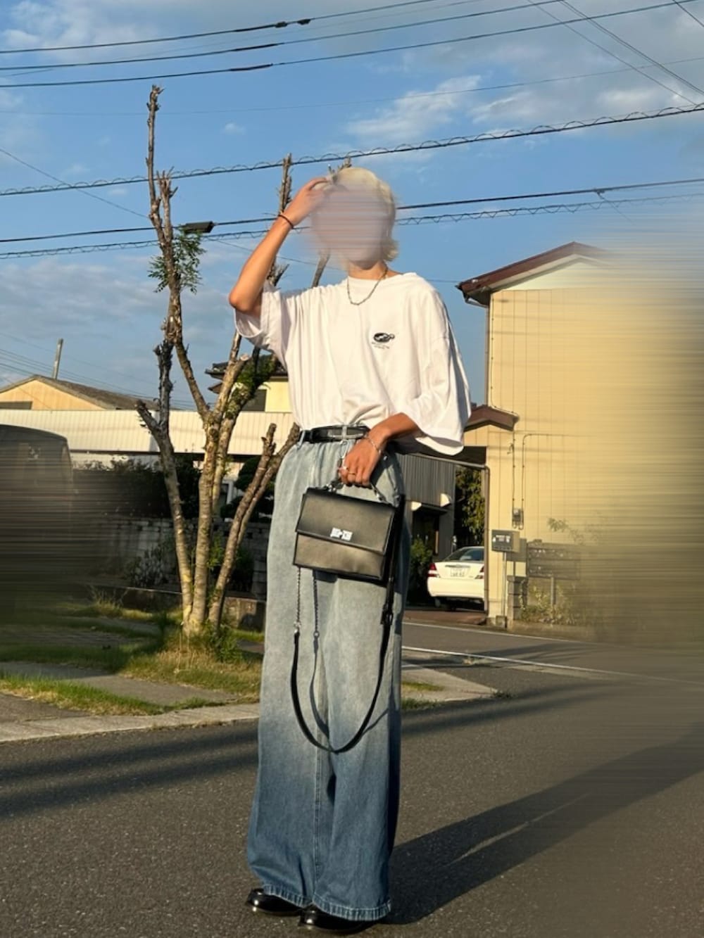 「MONO-MARTのヴィンテージメイクタックフレアデニムパンツ（デニムパンツ、ブルー系）」を使った、ko-kiさん（メンズ・175cm）の秋コーディネートの3枚目の写真