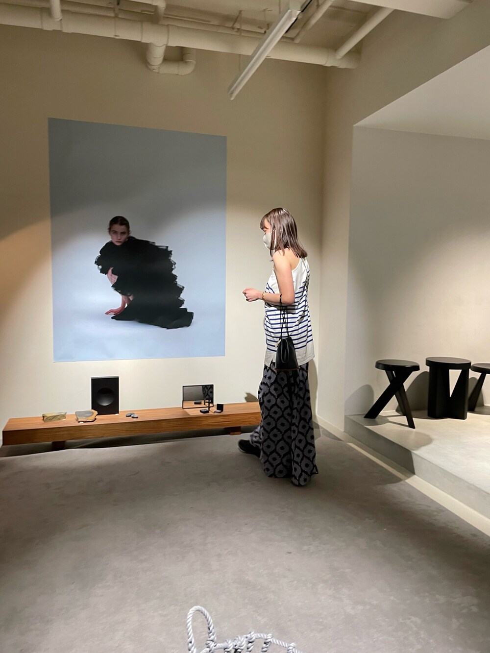 その他のTシャツ/カットソーを着用したレディースの春コーディネートの3枚目の写真