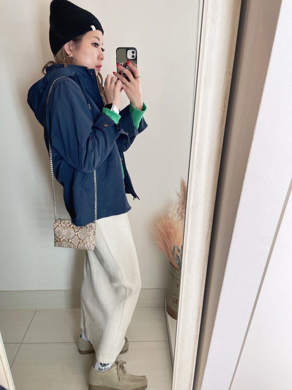 「春服デビュー宣言、カジュアルコーデ、休日コーデ、春服、マウンテンパーカー、スカート、オトナカワイイ、ロングスカート、GU」｜「URBAN RESEARCH Sonny Labelの『WEB限定』抗菌・撥水マウンテンパーカー（マウンテンパーカー、ブルー系）」を使った、asmさん（レディース・161cm）の春コーディネートの3枚目の写真
