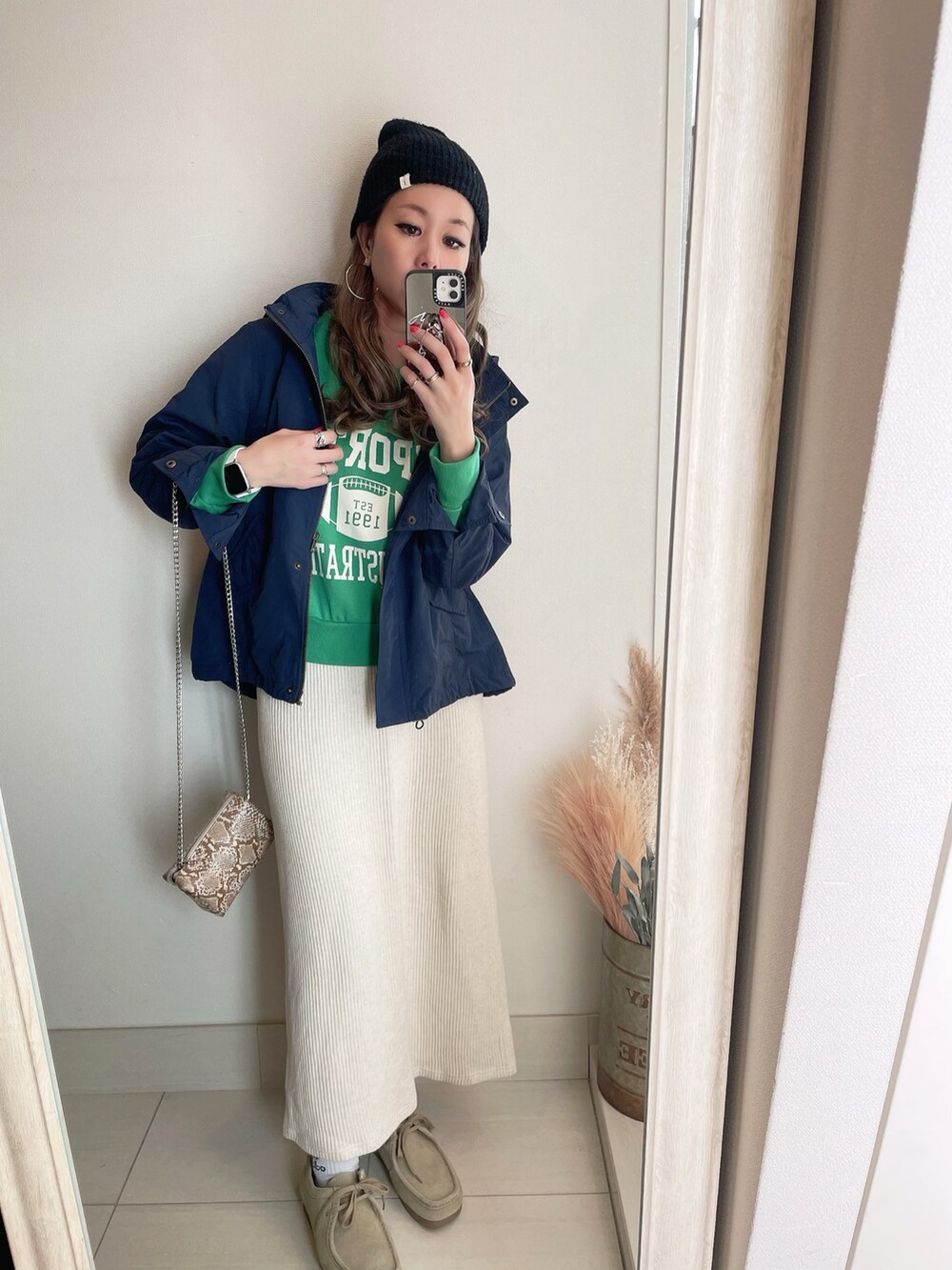 「春服デビュー宣言、カジュアルコーデ、休日コーデ、春服、マウンテンパーカー、スカート、オトナカワイイ、ロングスカート、GU」｜「URBAN RESEARCH Sonny Labelの『WEB限定』抗菌・撥水マウンテンパーカー（マウンテンパーカー、ブルー系）」を使った、asmさん（レディース・161cm）の春コーディネートの2枚目の写真