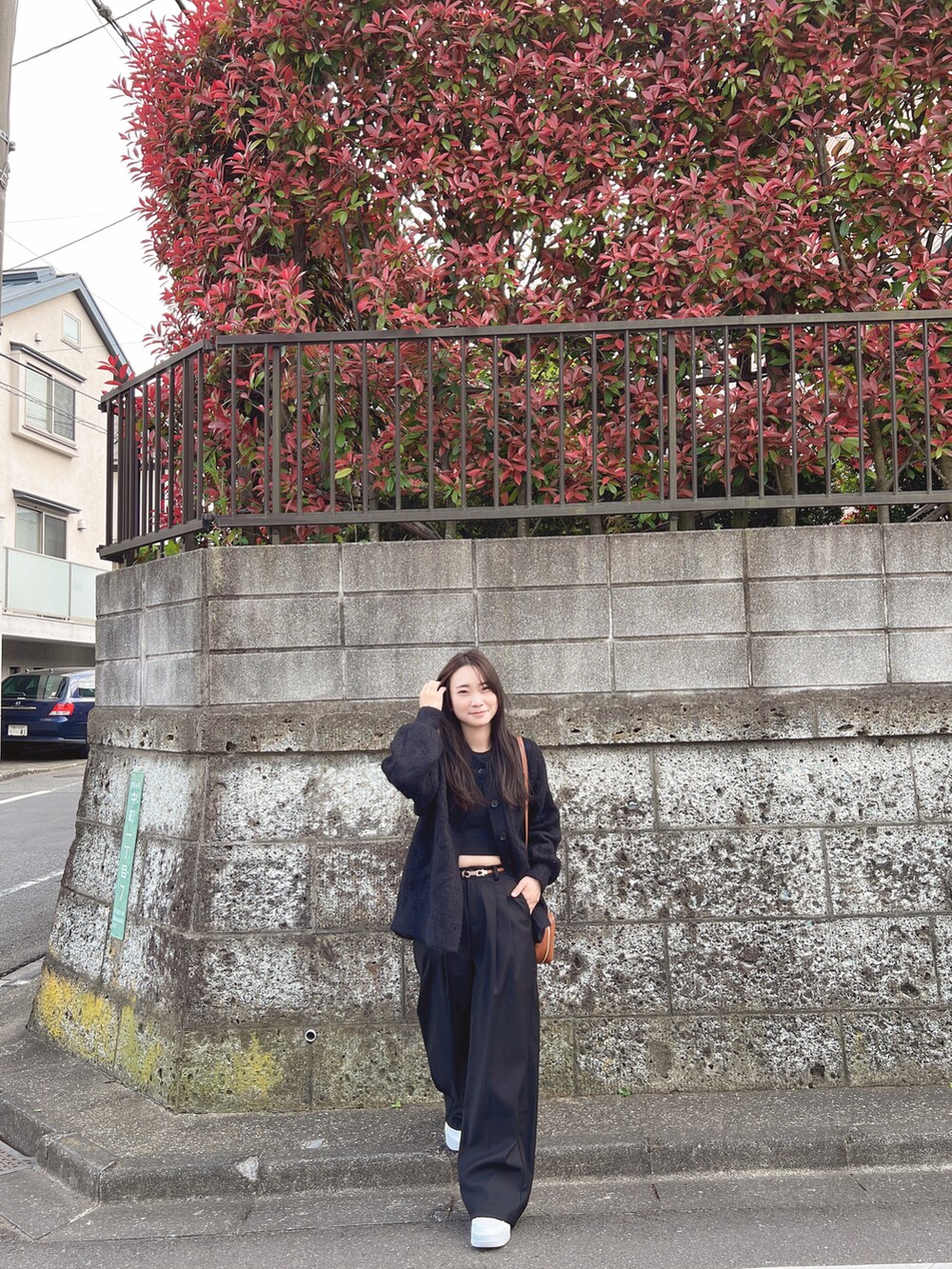 「大人かわいい、adidas originals、LOWRYS FARM、ROPE' PICNIC(ROPE' PICNIC)、moussy、PAZZO、black、ootd」｜「MOUSSYのMONOGRAM MINI HANDLE バッグ（ショルダーバッグ、ブラウン系）」を使った、こうさん（レディース・160cm）の春コーディネートの2枚目の写真
