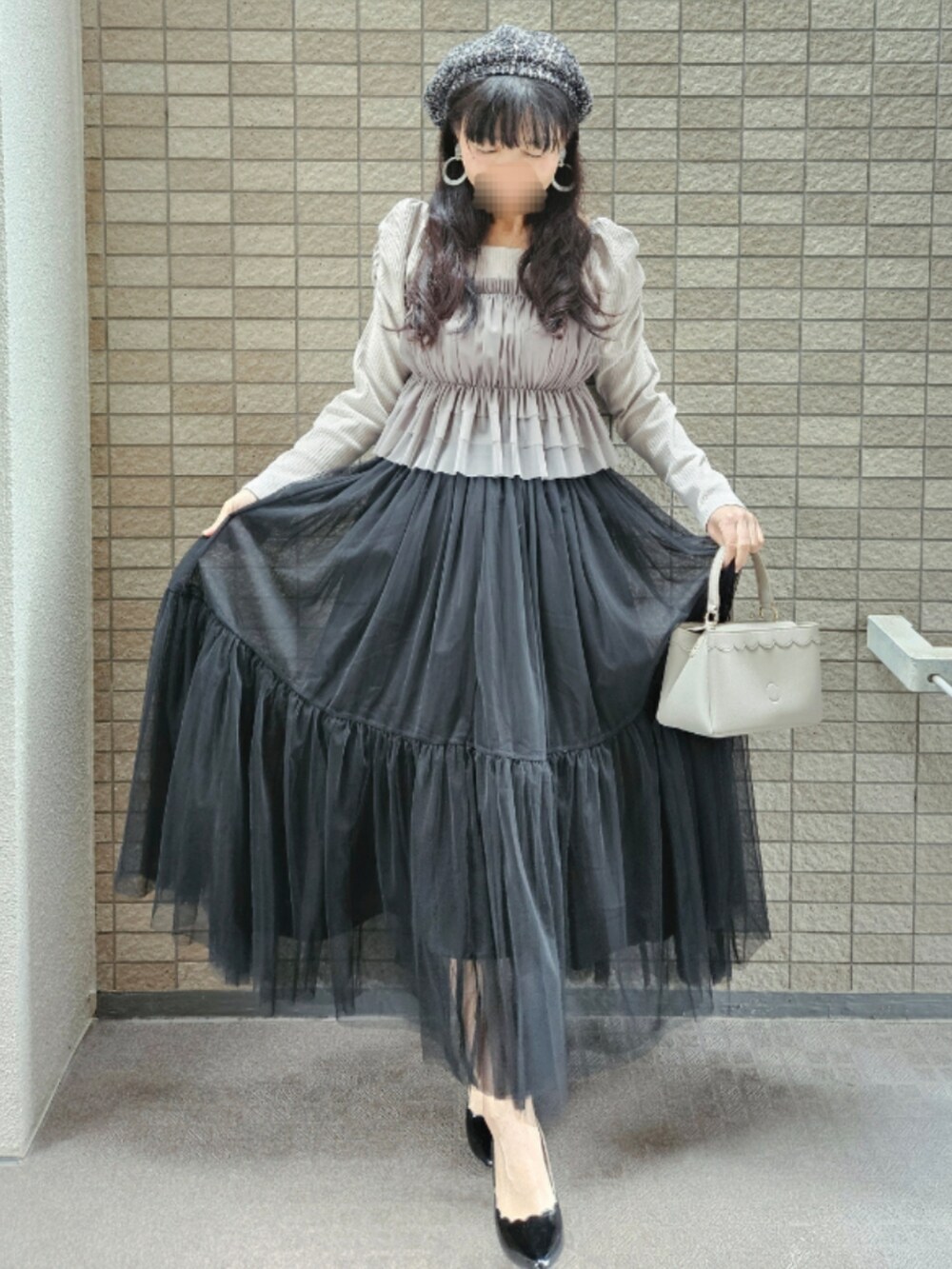 「モノトーン、ブラック×グレー、チュールスカート、ライダース、デニムジャケット、バックリボン、大人ガーリー、低身長コーデ、きれいめコーディネート、フェミニン、春コーデ、休日スタイル、レイヤードスタイル、ビスチェ、キャミソール」｜「DEICYのアイテム（ライダースジャケット、グレー系）」を使った、こうめさん（レディース・155cm）の春コーディネートの5枚目の写真
