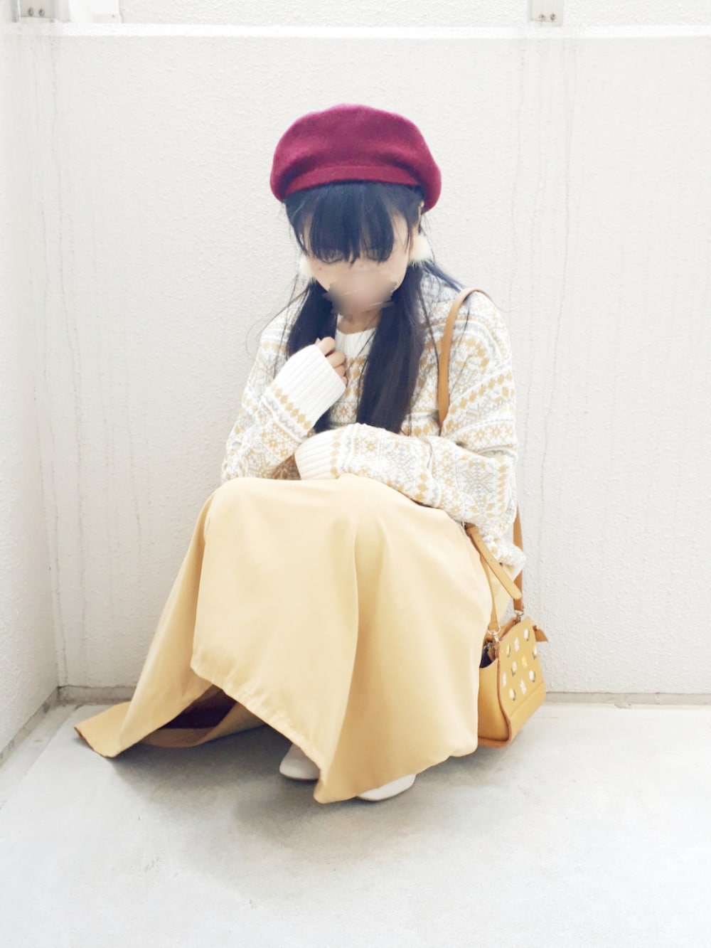「冬コーデ、大人ガーリー、ノルディック柄、赤×黄、GUコーデ、ベレー帽、赤、ショートブーツ、あったかコーデ、低身長コーデ」｜「Supreme.La.La.のアイテム（その他アウター、レッド系）」を使った、こうめさん（レディース・155cm）の冬コーディネートの5枚目の写真