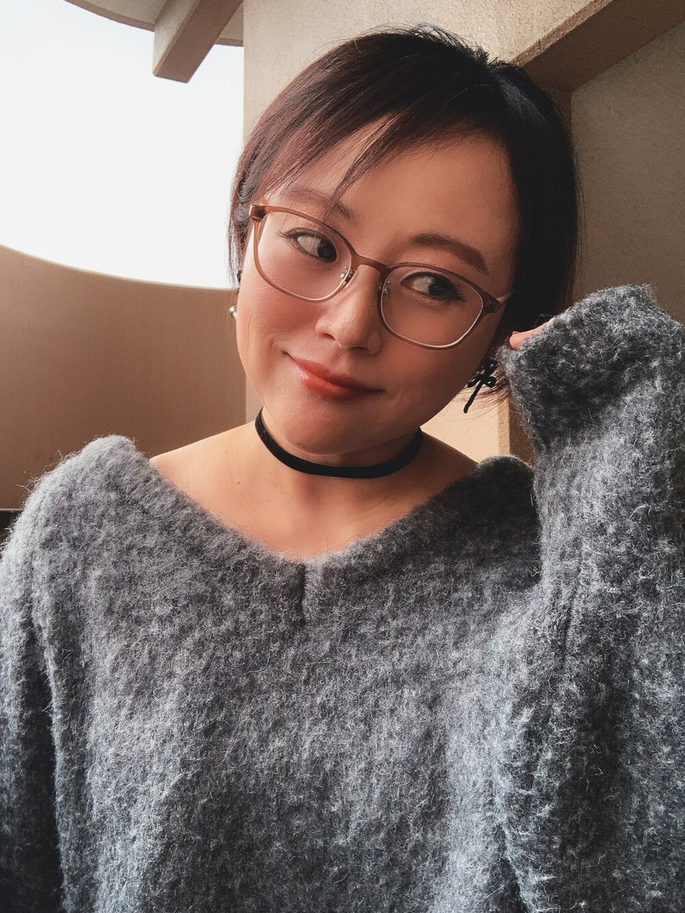 「ニット、ブーツ、低身長、アラフィフ、メガネ女子、おしゃれさんと繋がりたい、スウィーツ同盟会」｜「CFT.の2wayモヘアタッチオーバーknit（ニット/セーター、グレー系）」を使った、akocoa♩¨̮·͜· ︎︎ ︎︎さん（レディース・153cm）の春コーディネートの3枚目の写真