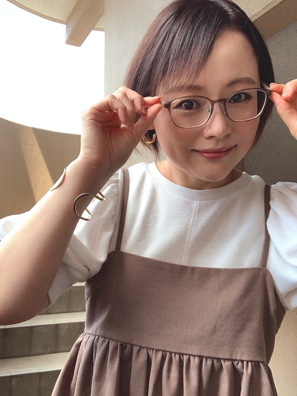「夏コーデ、キャミソール、デニム、厚底サンダル、低身長、アラフィフ、メガネ女子、おしゃれさんと繋がりたい、スウィーツ同盟会」|「JUNOAHのリネン混キャミソールトップス(キャミソール、ブラウン系)」を使った、akocoa♩¨̮·͜· ︎︎ ︎︎さん(レディース・153cm)の夏コーディネートの2枚目の写真