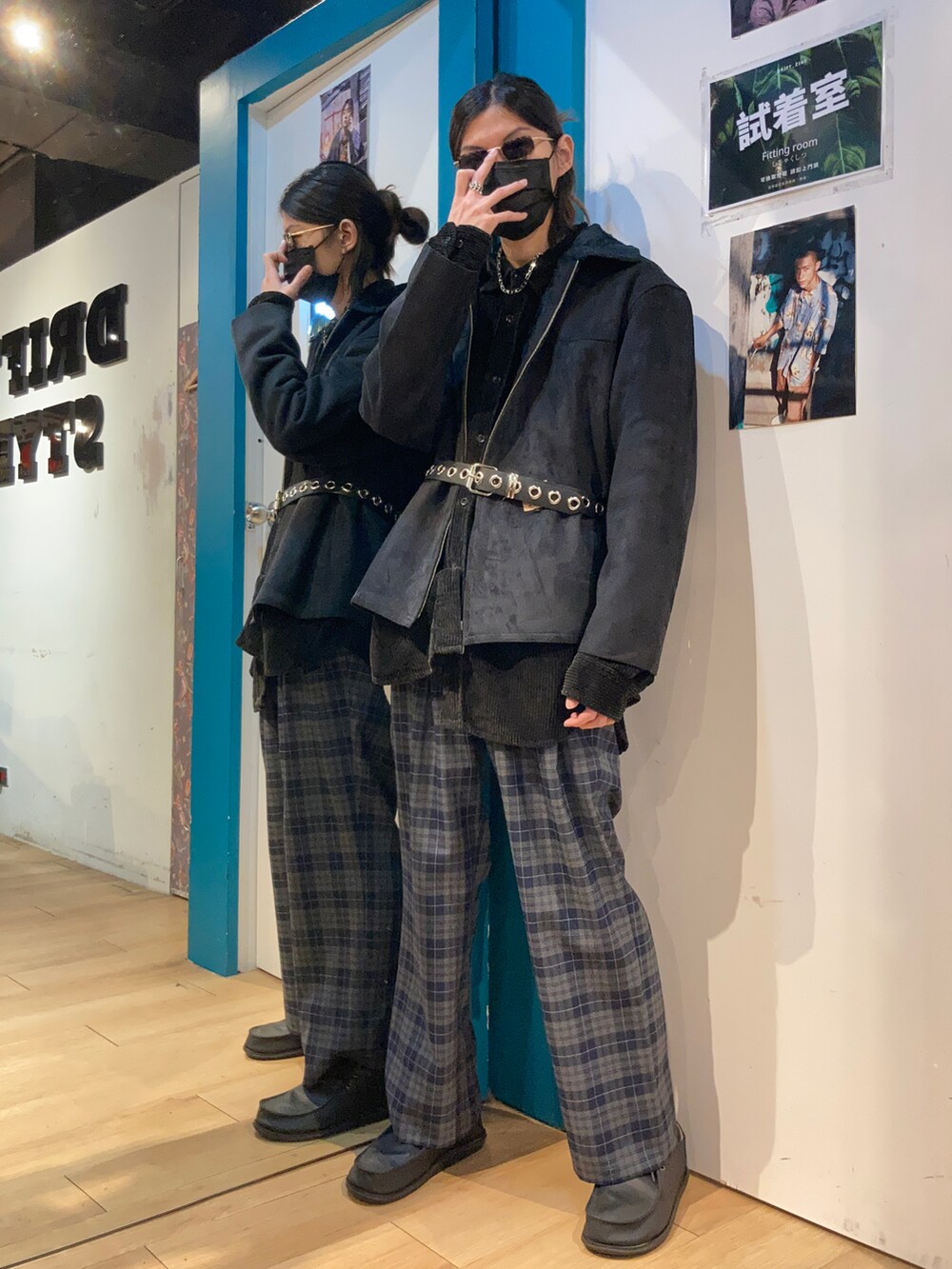「black、古着MIX、古着、古着コーデ、古着好きな人と繋がりたい、古着屋、古着男子、used、used mix、USEDコーデ、vintage、古著、復古」｜「hamacasoleのアイテム（その他シューズ、ブラック系）」を使った、BRICKさん（メンズ・171cm）の春コーディネートの2枚目の写真