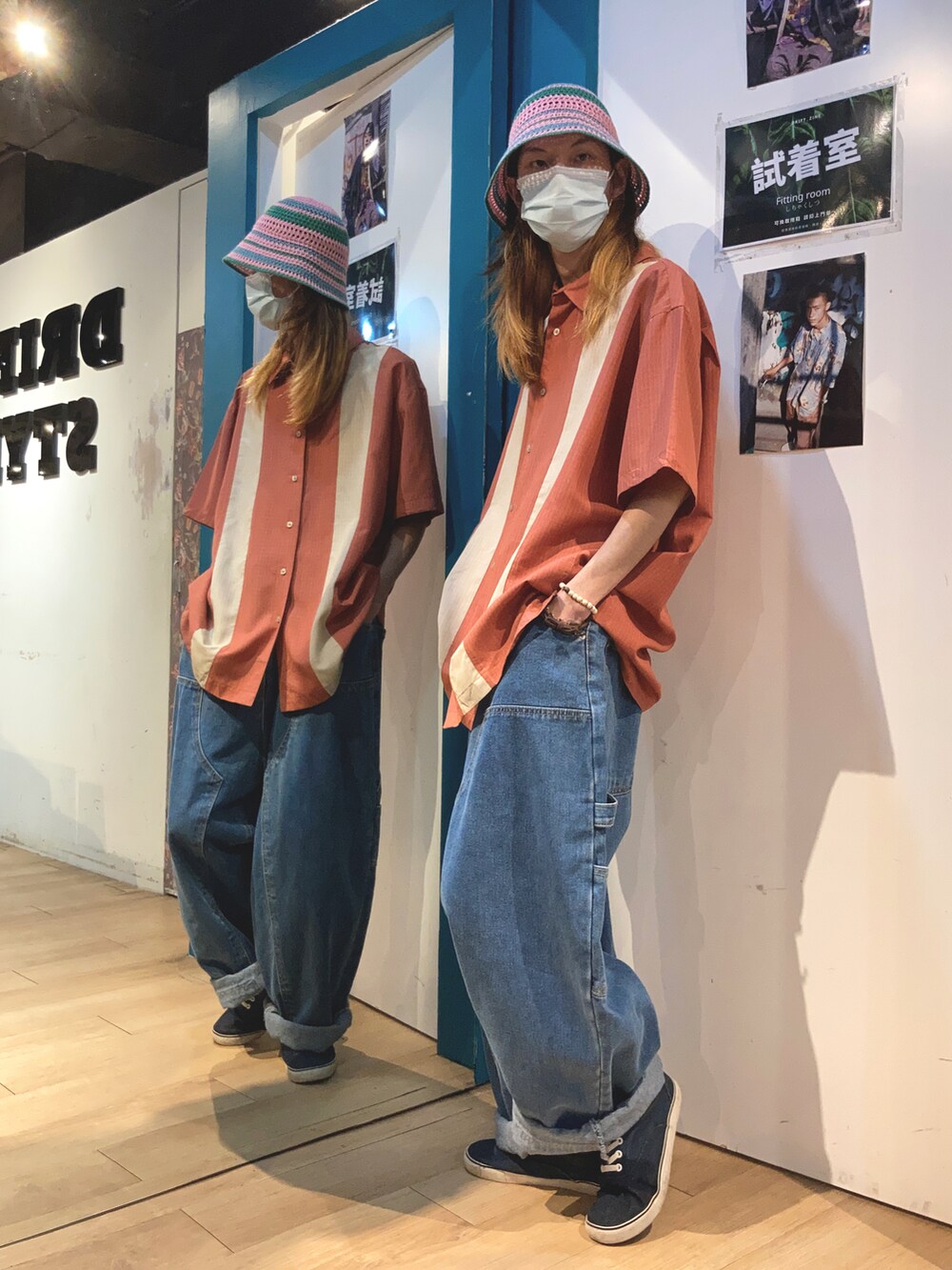「夏コーデ、夏、古着MIX、古着、古着コーデ、古着好きな人と繋がりたい、古着屋、古着男子、used、used mix、USEDコーデ、古著、復古、二手」｜「GUのアイテム（シューズ、ブルー系）」を使った、BRICKさん（メンズ・171cm）の夏コーディネートの2枚目の写真